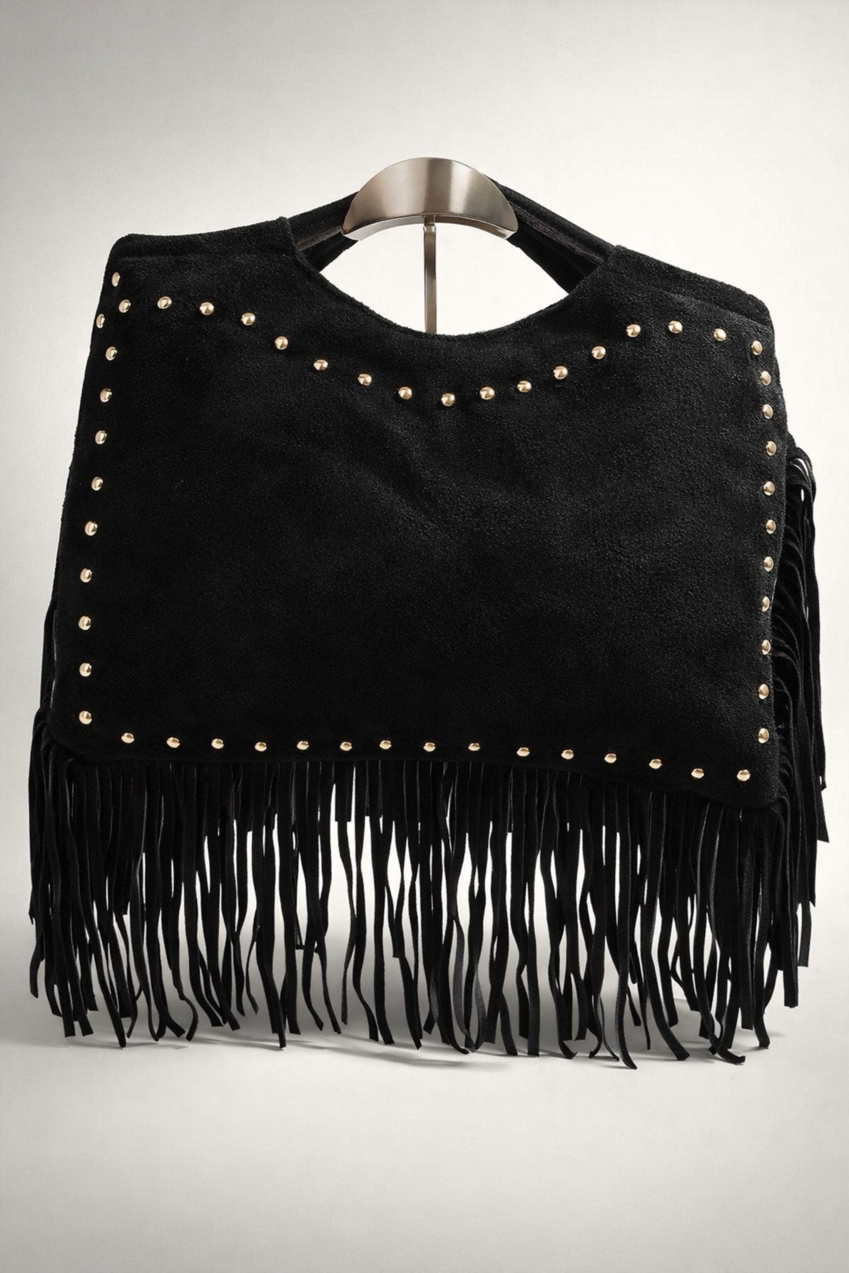 bolso negro ante flecos